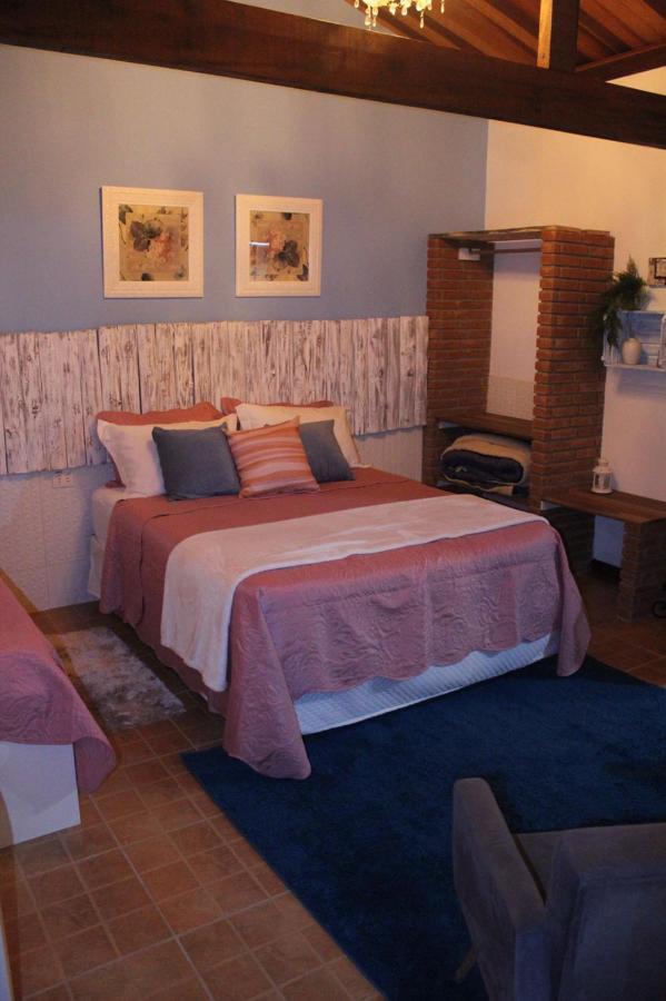 Chale Pico Agudo Hotel Santo Antonio do Pinhal Exterior photo